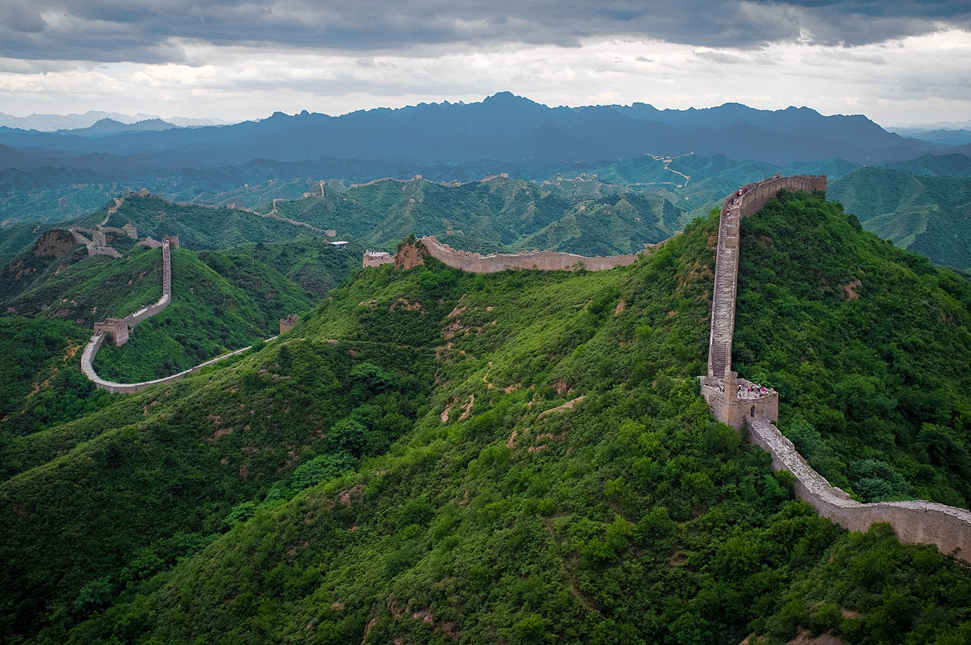 https://en.wikipedia.org/wiki/Great_Wall_of_China#/media/File:The_Great_Wall_of_China_at_Jinshanling-edit.jpg