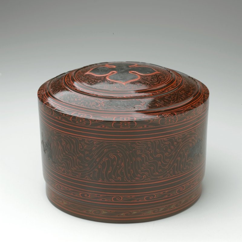 https://collections.artsmia.org/art/46297/lian-cosmetic-case-with-interior-containers-china