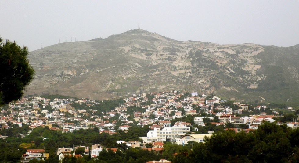 Mount Pentelicus https://commons.wikimedia.org/wiki/File:%CE%A0%CE%B1%CE%BD%CE%BF%CF%81%CE%B1%CE%BC%CE%B9%CE%BA%CE%AE_%CE%9D%CE%AD%CE%B1%CF%82_%CE%A0%CE%B5%CE%BD%CF%84%CE%AD%CE%BB%CE%B7%CF%82.jpg#/media/File:??????µ???_????_????????.jpg