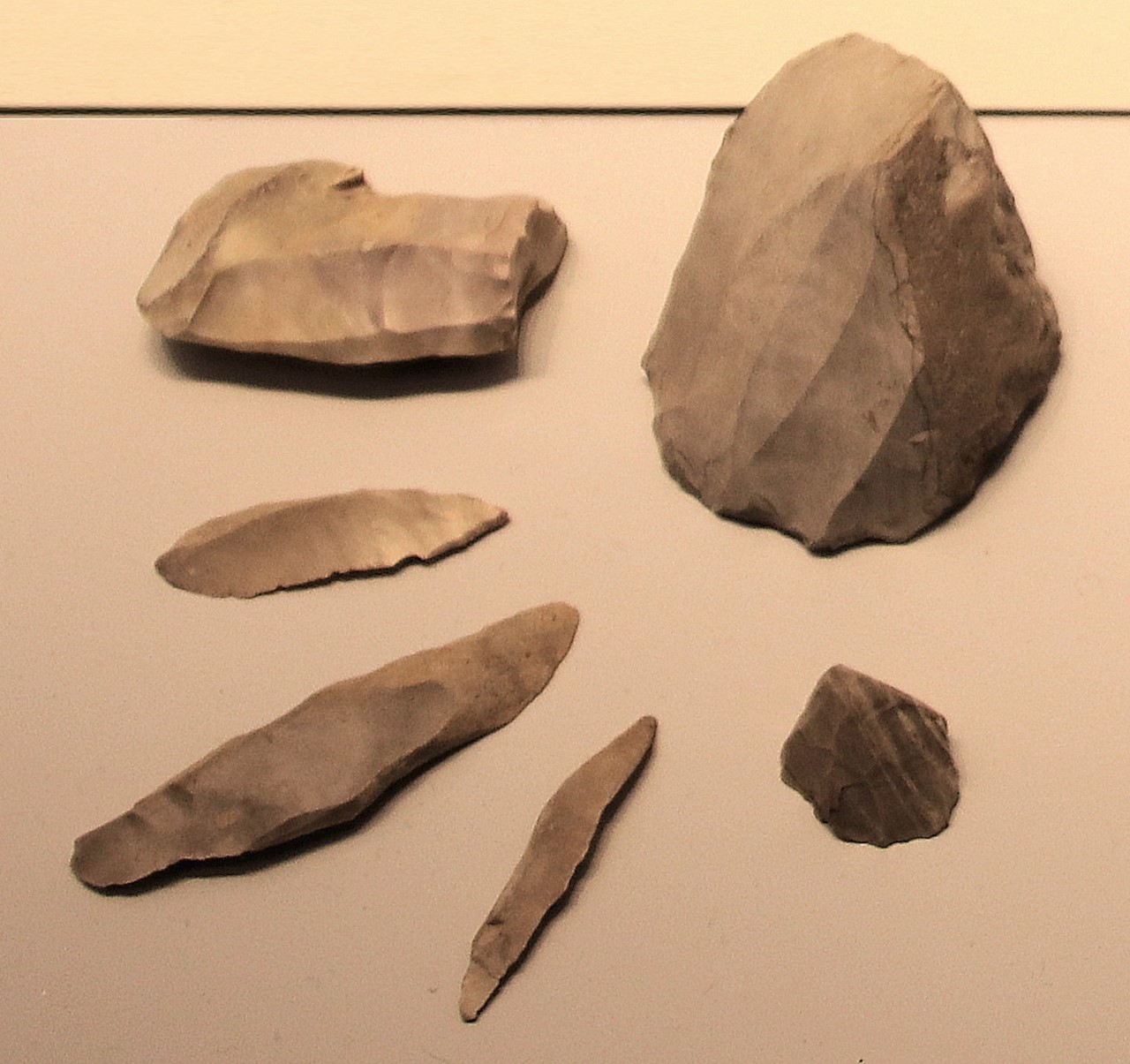 Kebaran culture microliths from a prepared core, 22000-18000 BP. https://en.wikipedia.org/wiki/Prepared-core_technique#/media/File:Kebaran_culture_microliths_22000-18000_BP.jpg