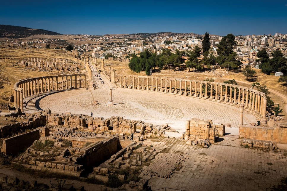 The Oval Forum of Jerash. Photography by Kitti Boonnitrod/Getty Images. Source: https://www.nationalgeographic.com/history/history-magazine/article/jerash-ancient-city-of-jordan