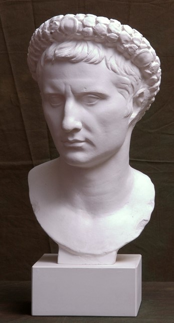 Augustus wearing the Corona Civica, Rome, Capitoline Museum.
