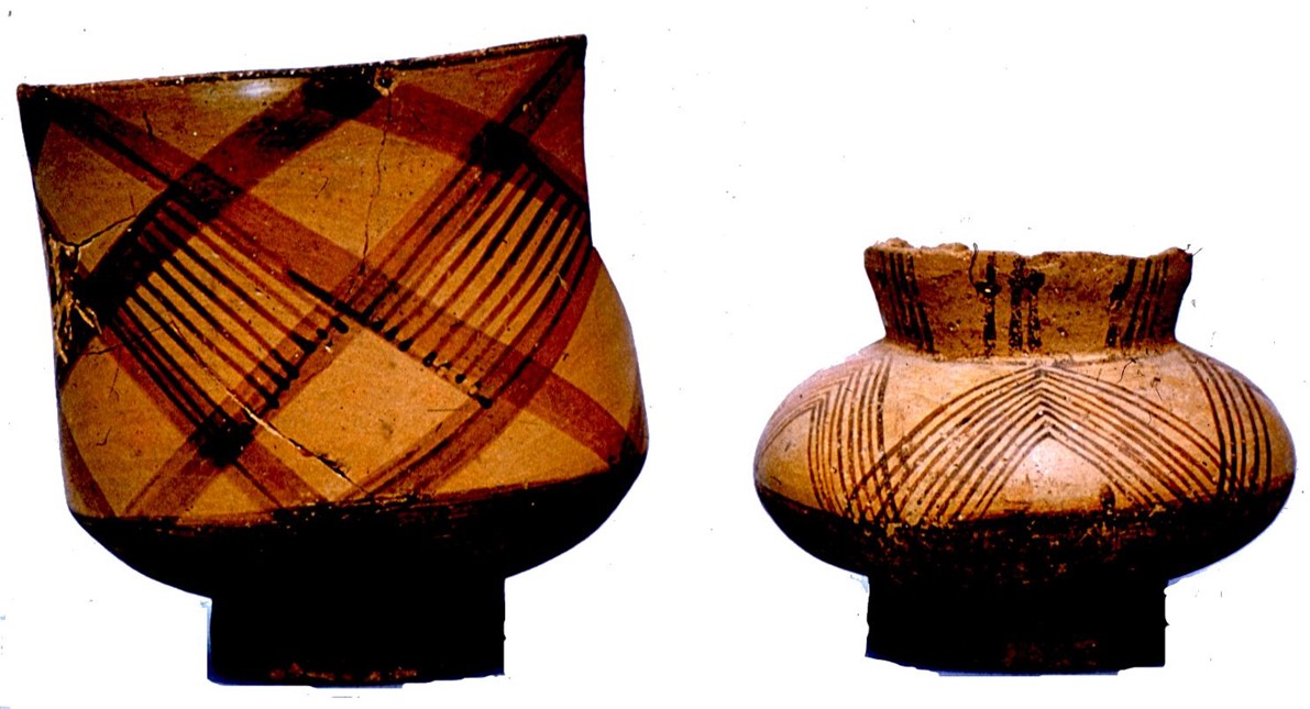 Lerna II. Middle Neolithic Patterned Urfirnis: Footed Cup (L) and Collar-necked Jar (R) - https://www.dartmouth.edu/