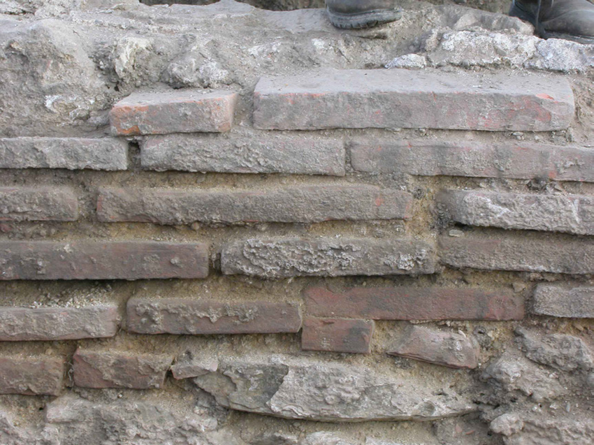 Opus testaceum of Viminacium thermae wall. Photo by Emilija Nikolic. https://www.researchgate.net/publication/303371881_Contribution_to_the_Study_of_Roman_Architecture_in_Viminacium_Construction_Materials_and_Building_Techniques/figures?lo=1