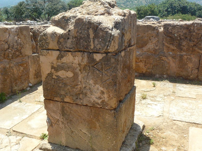 Pillar Crypt at the Minoan Palace of Malia https://www.flickr.com/photos/benandabby/6080434959